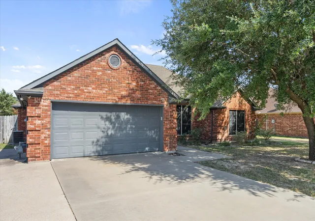 Photo 1 of Single family home for sale at 6905 Drew Ct, Greenville, TX 75402 | MLS# 21344985 | Listing updated on 2026-09-30