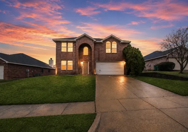 Photo 1 of Single family home for sale at 1092 Winding Crk, Cedar Hill, TX 75104 | MLS# 21351995 | Listing updated on 2026-09-12