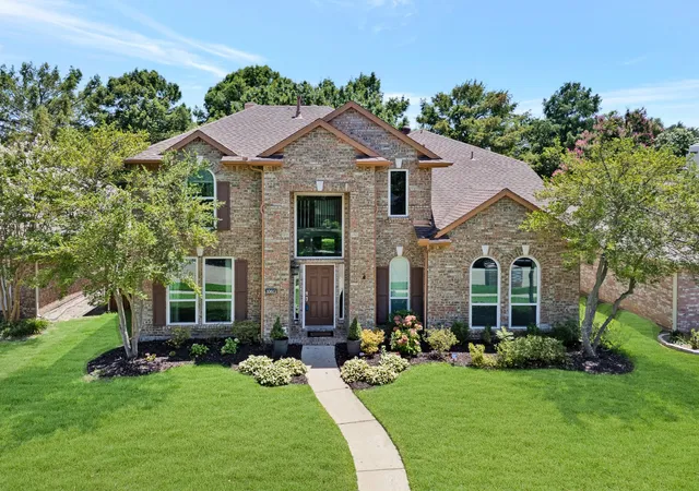 Photo 3 of Single family home for sale at 10613 Memphis Dr, Frisco, TX 75035 | MLS# 21352612 | Listing updated on 2026-09-29