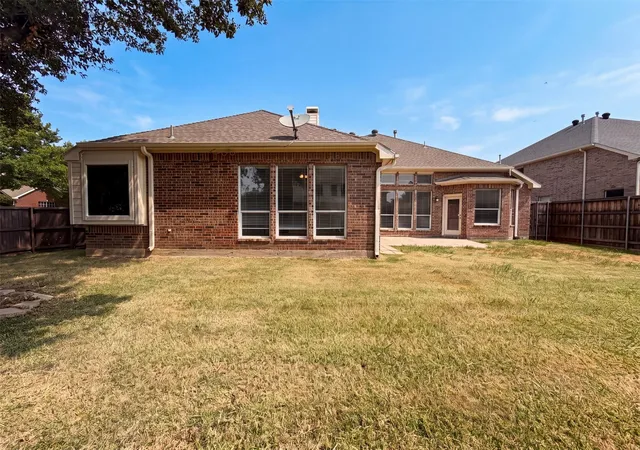 Photo 4 of Sale Pending at 1221 Old Oak Trl, Flower Mound, TX 75028 | MLS# 21352669 | Listing updated on 2026-09-11