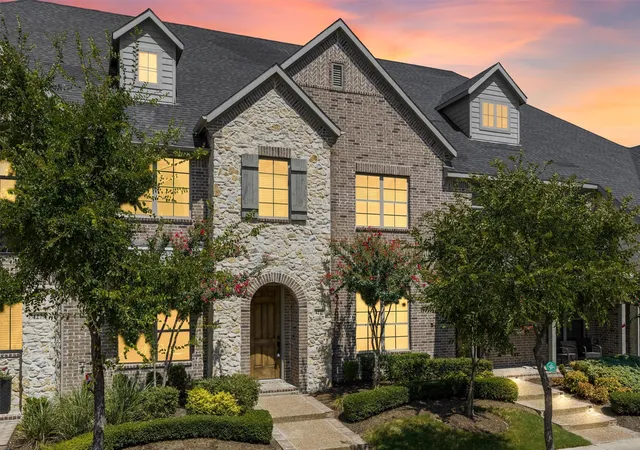 Photo 4 of Townhouse for sale at 4277 Snow Goose Trl, Arlington, TX 76005 | MLS# 21350213 | Listing updated on 2026-10-04