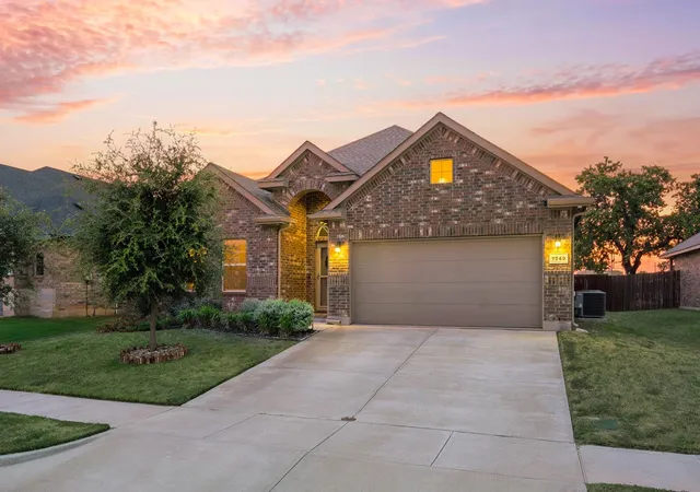 Photo 1 of Single family home for sale at 1540 Seabiscuit Dr, Granbury, TX 76049 | MLS# 21350910 | Listing updated on 2026-09-22