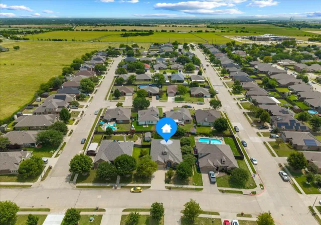 Photo 3 of Single family home for sale at 102 Briarstone Dr, Alvarado, TX 76009 | MLS# 21352728 | Listing updated on 2026-09-13