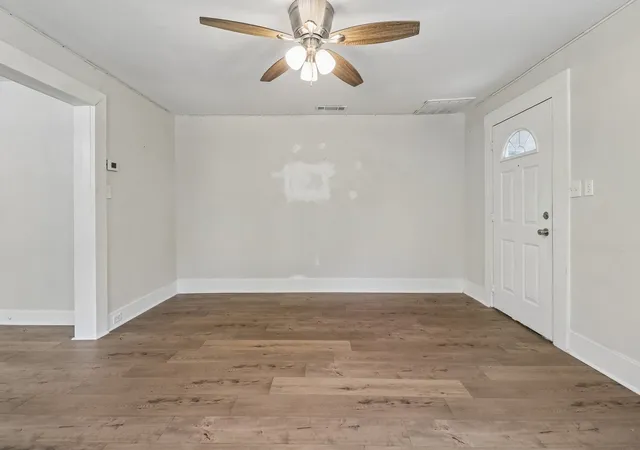 Photo 3 of Single family home for sale at 1963 Columbus Ave, Fort Worth, TX 76164 | MLS# 21352729 | Listing updated on 2026-10-02