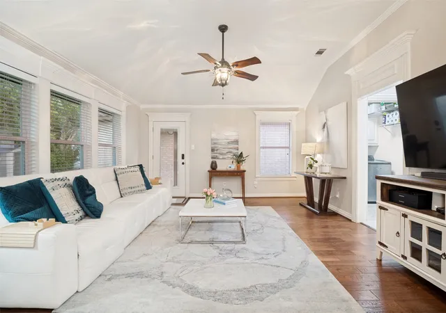 Photo 3 of Single family home for sale at 113 Candlelite Trl, Rockwall, TX 75032 | MLS# 21340389 | Listing updated on 2026-09-19