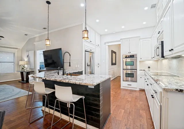 Photo 4 of Single family home for sale at 113 Candlelite Trl, Rockwall, TX 75032 | MLS# 21340389 | Listing updated on 2026-09-19