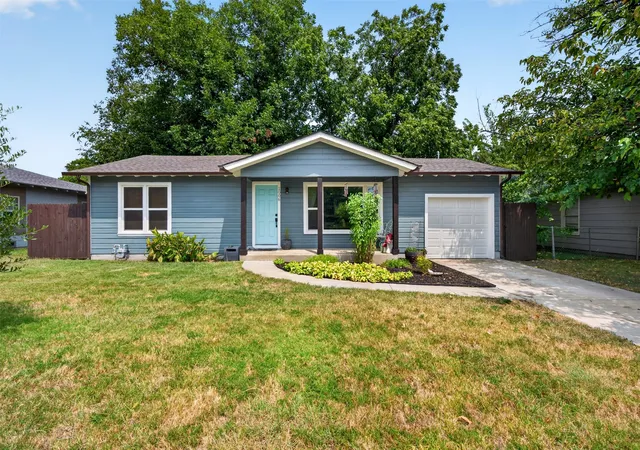 Photo 1 of Sale Pending at 1006 Poindexter Ave, Cleburne, TX 76033 | MLS# 21352422 | Listing updated on 2026-09-13