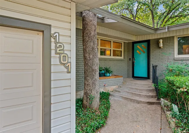 Photo 2 of Sale Pending at 1201 Forrest Dr, Arlington, TX 76012 | MLS# 21350630 | Listing updated on 2026-09-11