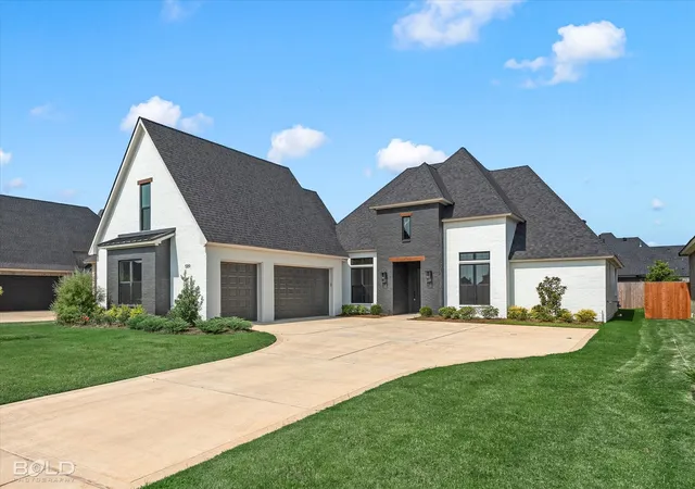 Photo 2 of Single family home for sale at 589 Corinth Cir, Bossier City, LA 71111 | MLS# 21352829 | Listing updated on 2026-10-03