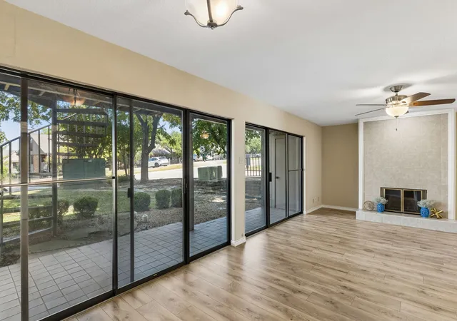Photo 1 of Sale Pending at 1121 Signal Ridge Pl, Rockwall, TX 75032 | MLS# 21351278 | Listing updated on 2026-09-08