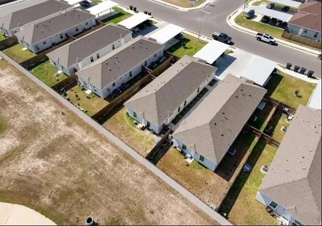 Photo 17 of Multi family home for sale at 904 N Kentucky St, Mission, TX 78573 | MLS# 21352762 | Listing updated on 2026-09-14