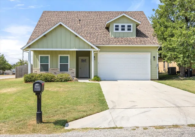 Photo 1 of Single family home for sale at 3805 Sage Ct, Granbury, TX 76048 | MLS# 21344975 | Listing updated on 2026-09-14