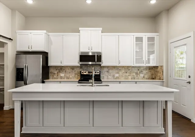 Photo 3 of Single family home for sale at 3805 Sage Ct, Granbury, TX 76048 | MLS# 21344975 | Listing updated on 2026-09-14