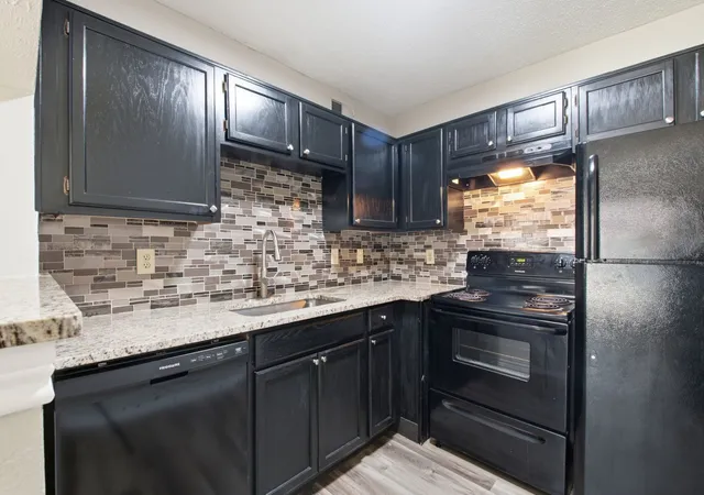 Photo 4 of Condo for sale at 18333 Roehampton Dr #416, Dallas, TX 75252 | MLS# 21352876 | Listing updated on 2026-09-30