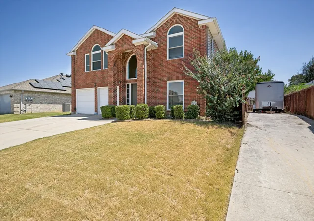 Photo 2 of Single family home for sale at 2902 Yukon Dr, Corinth, TX 76210 | MLS# 21348427 | Listing updated on 2026-09-13
