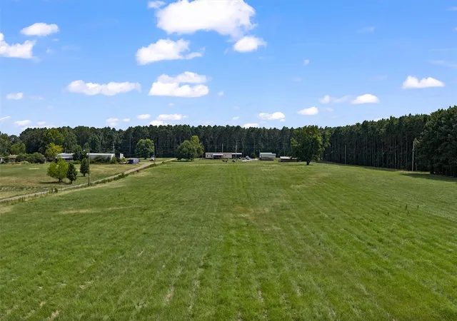 Photo 4 of Manufactured home for sale at 1420 Dement Rd, Doyline, LA 71023 | MLS# 21352936 | Listing updated on 2026-09-09