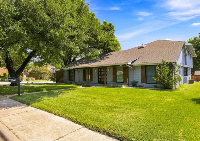 Photo 2 of Single family home for sale at 9178 Glen Springs Dr, Dallas, TX 75243 | MLS# 21324287 | Listing updated on 2026-09-14