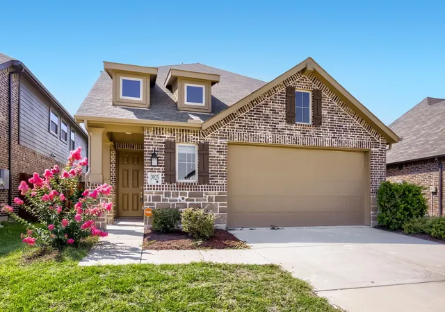 Photo 2 of Sale Pending at 3925 Chesapeake Ln, Heartland, TX 75126 | MLS# 21352562 | Listing updated on 2026-09-26