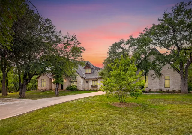 Photo 2 of Single family home for sale at 4404 Aledo Oaks Ct, Fort Worth, TX 76126 | MLS# 21352955 | Listing updated on 2026-09-12