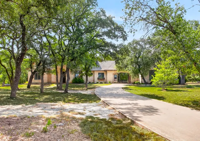 Photo 3 of Single family home for sale at 4404 Aledo Oaks Ct, Fort Worth, TX 76126 | MLS# 21352955 | Listing updated on 2026-10-03