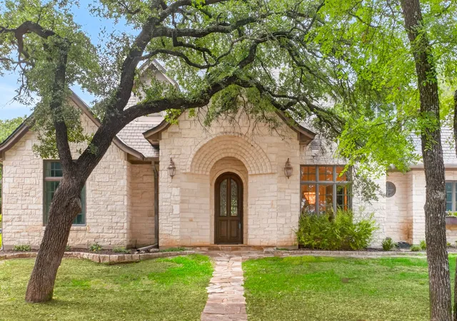 Photo 4 of Single family home for sale at 4404 Aledo Oaks Ct, Fort Worth, TX 76126 | MLS# 21352955 | Listing updated on 2026-10-03