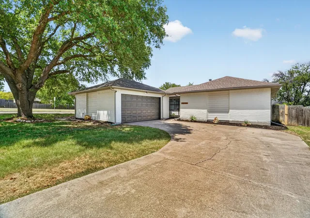 Photo 1 of Sale Pending at 10144 Bugle Dr, Fort Worth, TX 76108 | MLS# 21352171 | Listing updated on 2026-09-15