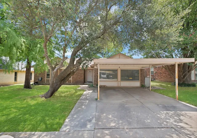 Photo 2 of Single family home for sale at 6905 Yorkston St, Watauga, TX 76148 | MLS# 21351084 | Listing updated on 2026-09-14