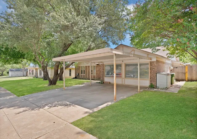 Photo 3 of Single family home for sale at 6905 Yorkston St, Watauga, TX 76148 | MLS# 21351084 | Listing updated on 2026-09-14
