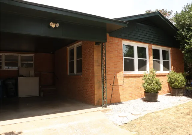 Photo 2 of Single family home for sale at 2705 Sunset St, Denison, TX 75020 | MLS# 21351562 | Listing updated on 2026-09-15