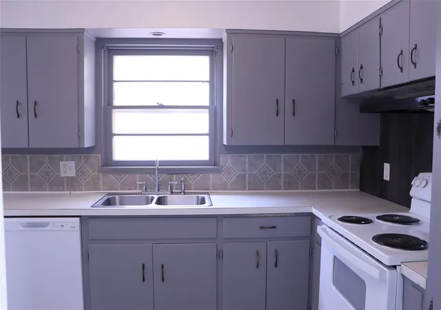 Photo 4 of Single family home for sale at 2705 Sunset St, Denison, TX 75020 | MLS# 21351562 | Listing updated on 2026-09-15