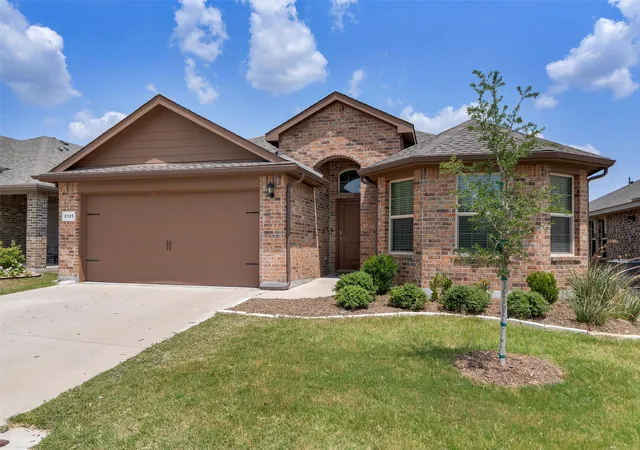 Photo 1 of Single family home for sale at 2125 Chesnee Rd, Fort Worth, TX 76108 | MLS# 21352800 | Listing updated on 2026-09-13