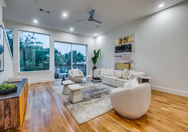 Photo 3 of Townhouse for sale at 4125 N Reserve Ln, Addison, TX 75001 | MLS# 21352461 | Listing updated on 2026-09-14