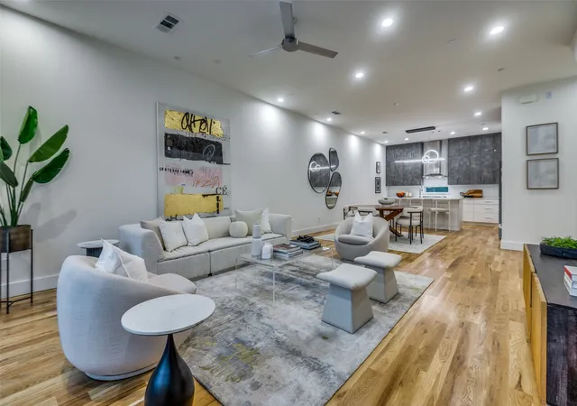 Photo 4 of Townhouse for sale at 4125 N Reserve Ln, Addison, TX 75001 | MLS# 21352461 | Listing updated on 2026-09-14