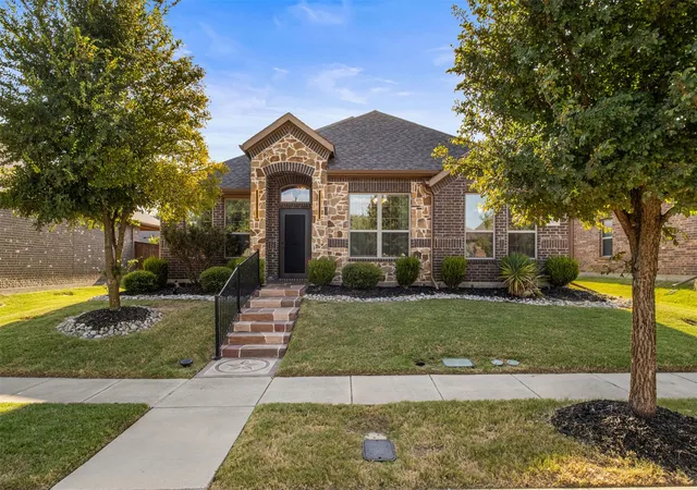 Photo 1 of Single family home for sale at 205 Melody Wy, Red Oak, TX 75154 | MLS# 21350496 | Listing updated on 2026-09-14