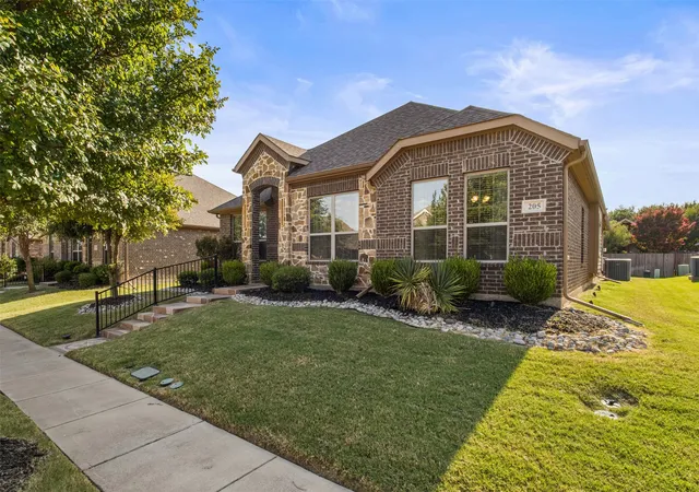 Photo 2 of Single family home for sale at 205 Melody Wy, Red Oak, TX 75154 | MLS# 21350496 | Listing updated on 2026-09-14
