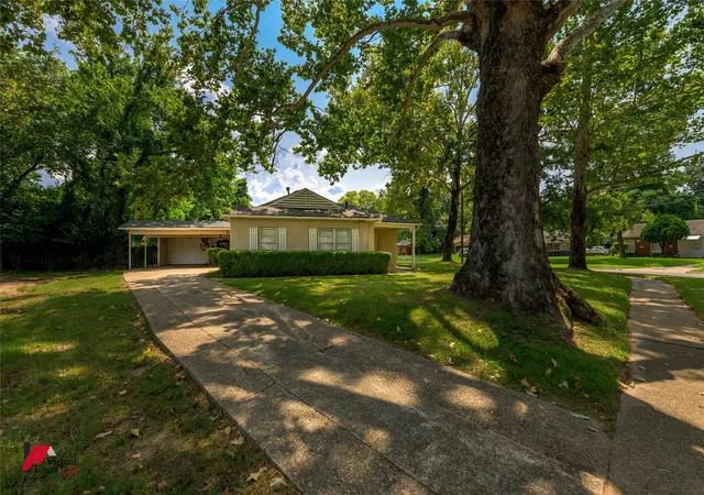 Photo 1 of Sale Pending at 3805 Victory Dr, Shreveport, LA 71104 | MLS# 21353053 | Listing updated on 2026-09-09