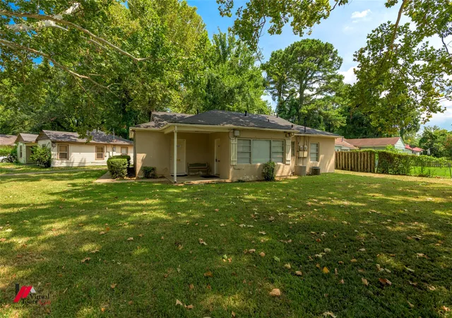 Photo 3 of Sale Pending at 3805 Victory Dr, Shreveport, LA 71104 | MLS# 21353053 | Listing updated on 2026-09-09