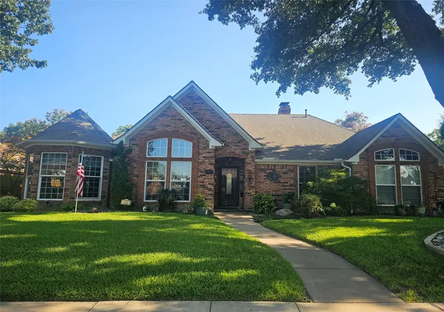 Photo 1 of Sale Pending at 3214 Oak Trl, Rowlett, TX 75088 | MLS# 21348419 | Listing updated on 2026-09-13