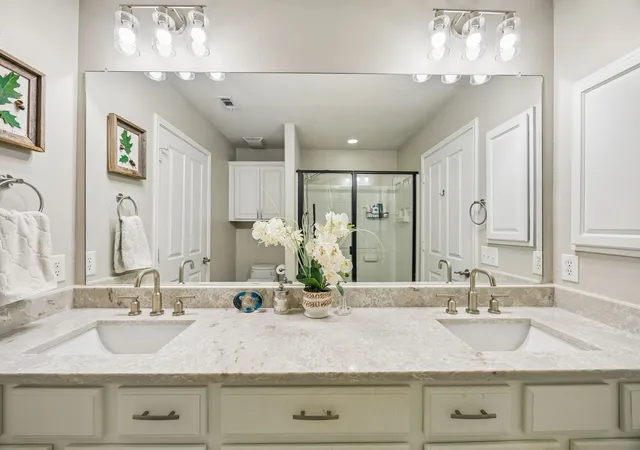 Photo 3 of Single family home for sale at 2680 Honeybee Ln, Frisco, TX 75036 | MLS# 21348359 | Listing updated on 2026-10-04