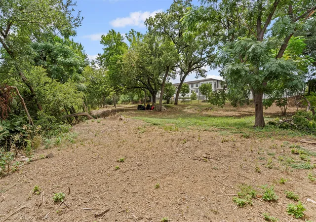 Photo 3 of Sale Pending at 501 Nursery Ln, Fort Worth, TX 76114 | MLS# 21353183 | Listing updated on 2026-09-10
