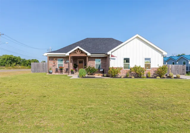 Photo 2 of Single family home for sale at 202 Marlin St, Clyde, TX 79510 | MLS# 21352815 | Listing updated on 2026-09-16