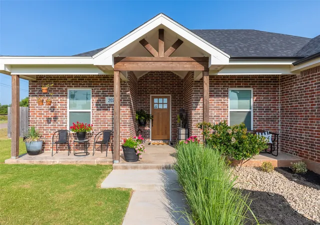Photo 3 of Single family home for sale at 202 Marlin St, Clyde, TX 79510 | MLS# 21352815 | Listing updated on 2026-09-16