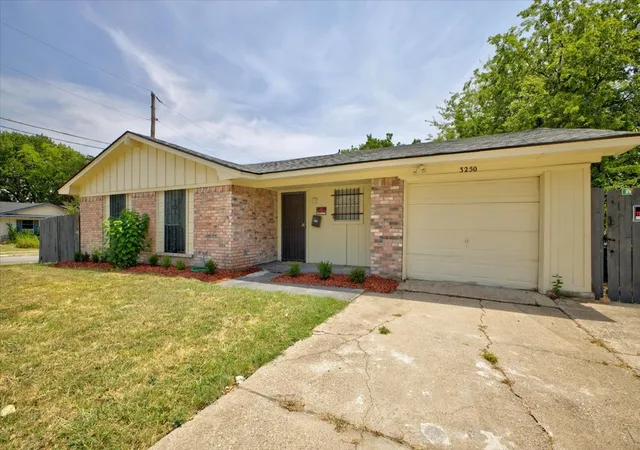 Single family home for sale at 3250 Pacesetter Dr, Dallas, TX 75241 | MLS# 21351372