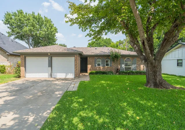 Photo 1 of Single family home for sale at 6980 Cox Ln, North Richland Hills, TX 76182 | MLS# 21353225 | Listing updated on 2026-09-25