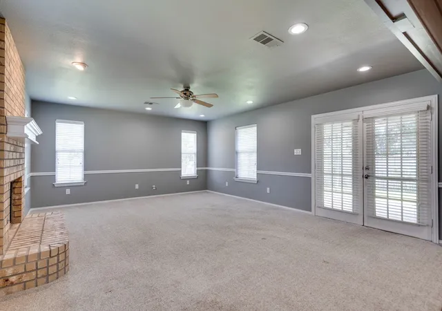 Photo 4 of Single family home for sale at 6980 Cox Ln, North Richland Hills, TX 76182 | MLS# 21353225 | Listing updated on 2026-09-25