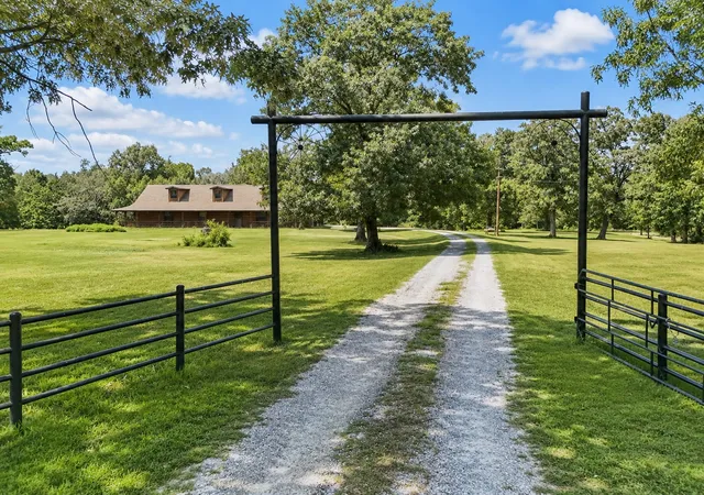 Photo 2 of Single family home for sale at 6260 Fm 197, Arthur City, TX 75411 | MLS# 21351267 | Listing updated on 2026-09-29