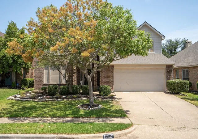Photo 3 of Sale Pending at 1712 Andover Ln, Corinth, TX 76210 | MLS# 21353121 | Listing updated on 2026-09-08
