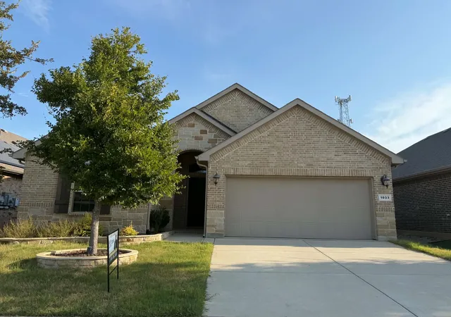Photo 1 of Single family home for sale at 1033 Almond St, Hickory Creek, TX 75065 | MLS# 21353277 | Listing updated on 2026-09-17
