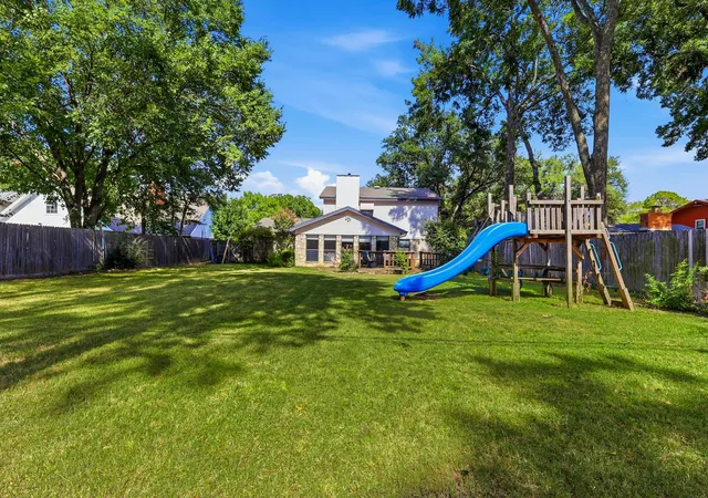 Photo 2 of Single family home for sale at 709 Lexington Dr, Irving, TX 75061 | MLS# 21352388 | Listing updated on 2026-09-13