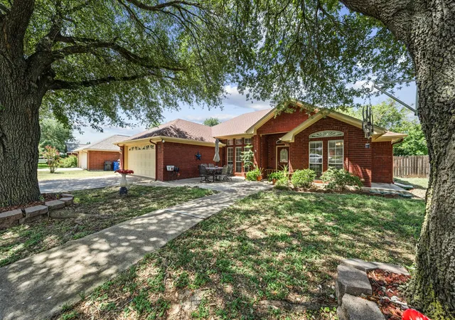 Photo 1 of Single family home for sale at 10127 Cougar Ridge Pkwy, Waco, TX 76708 | MLS# 21351810 | Listing updated on 2026-09-21